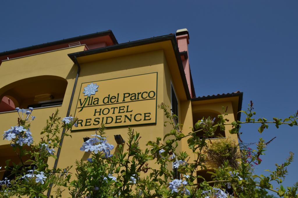 Hotel Villa Del Parco La Maddalena  Eksteriør billede