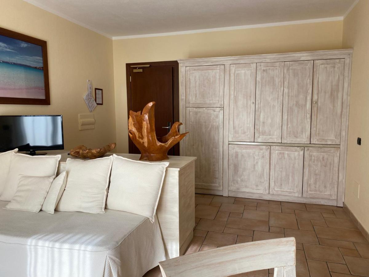 Hotel Villa Del Parco La Maddalena  Eksteriør billede
