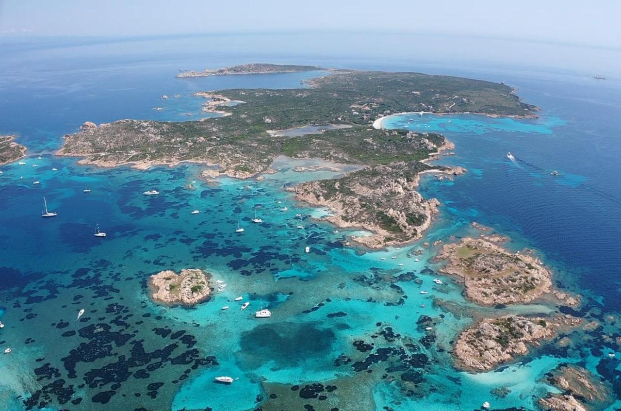 Hotel Villa Del Parco La Maddalena  Eksteriør billede