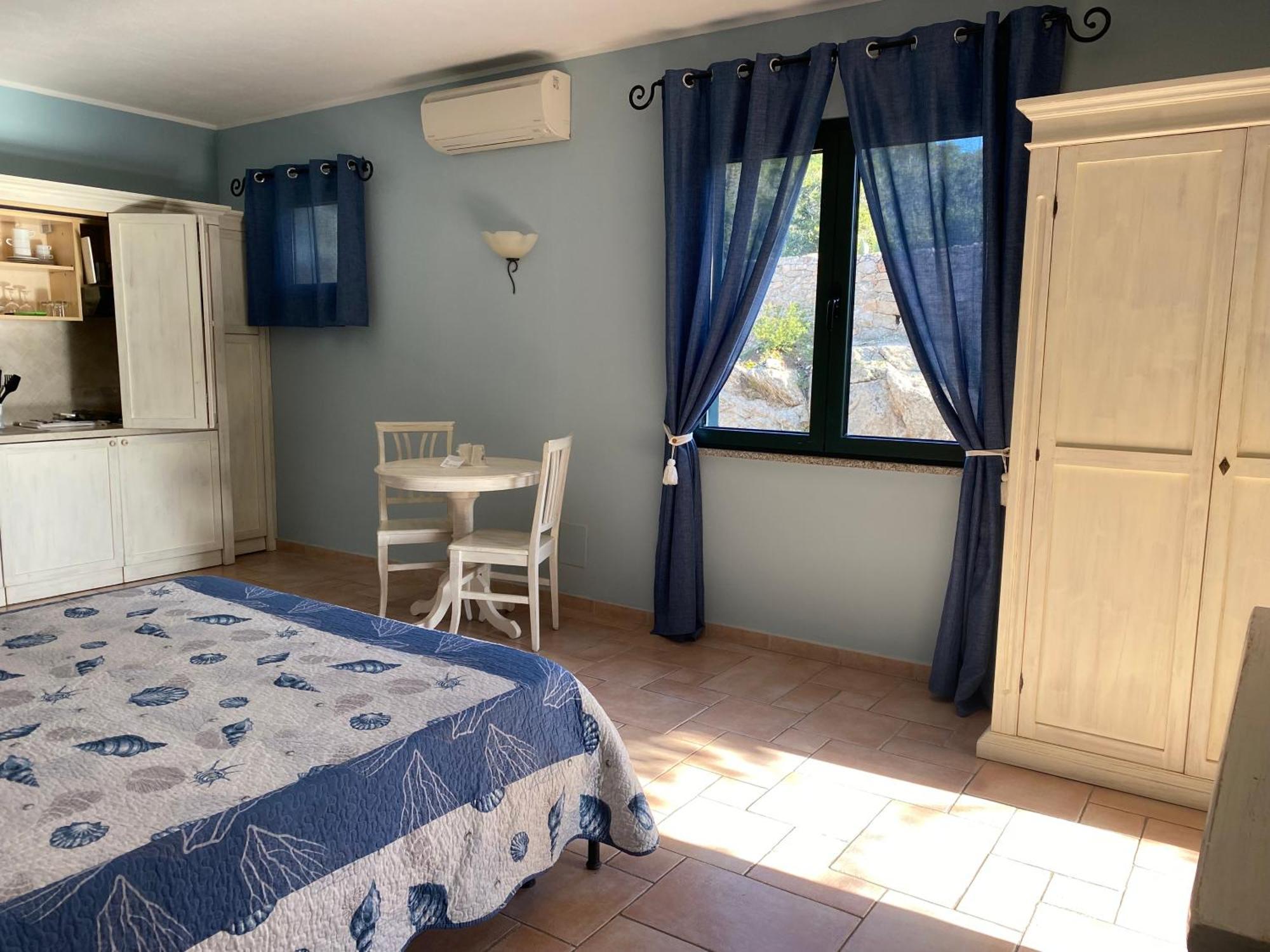 Hotel Villa Del Parco La Maddalena  Eksteriør billede
