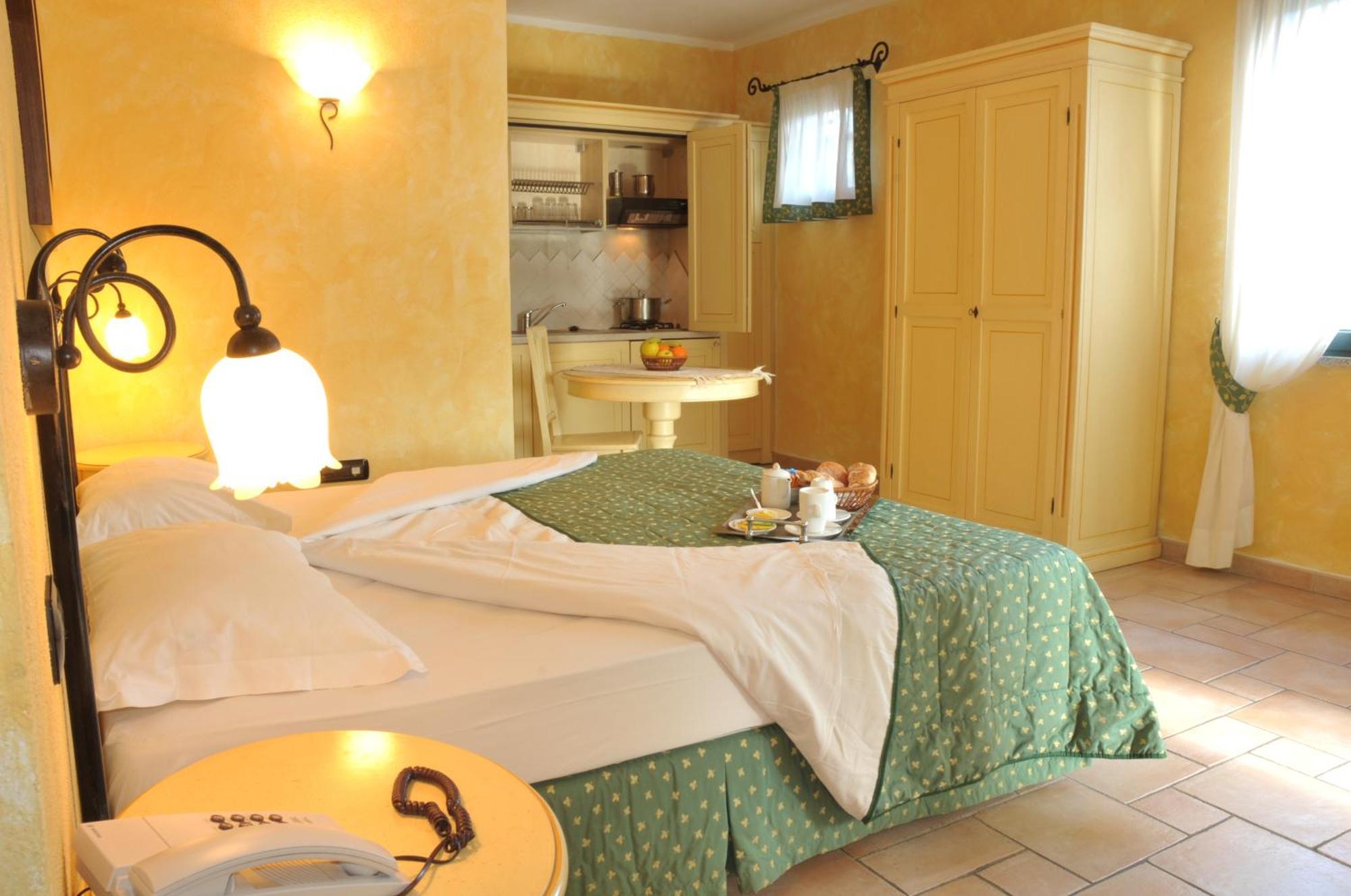 Hotel Villa Del Parco La Maddalena  Eksteriør billede