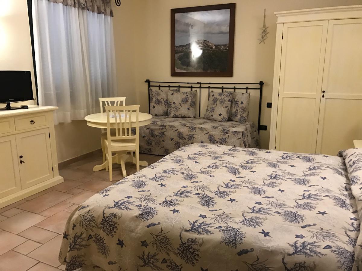 Hotel Villa Del Parco La Maddalena  Eksteriør billede